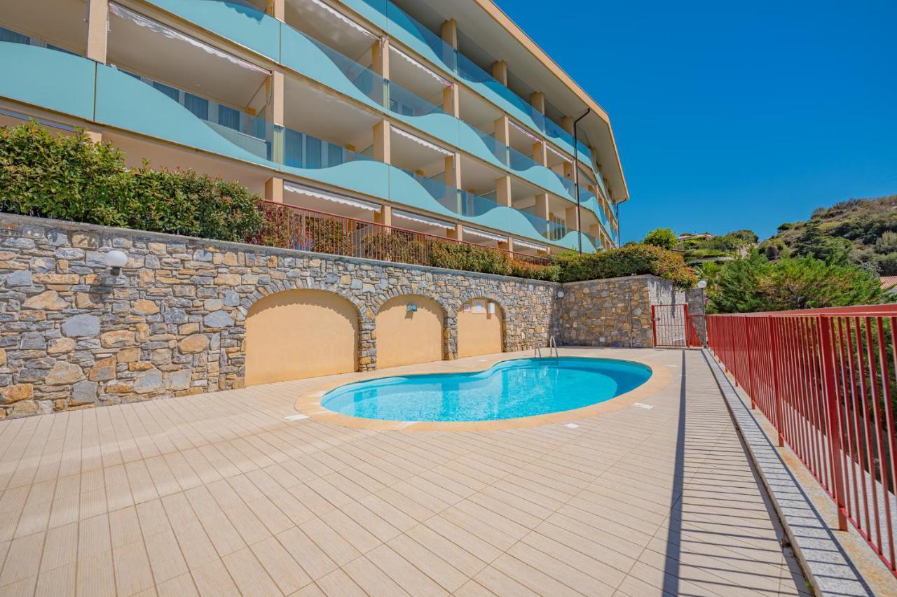 Appartamento Incantevole Con Piscina 瓦莱克罗夏 外观 照片